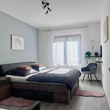 Apartman Lakeside Cesky Krumlov Bagian luar foto